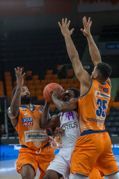 的表现让人 的表现让人